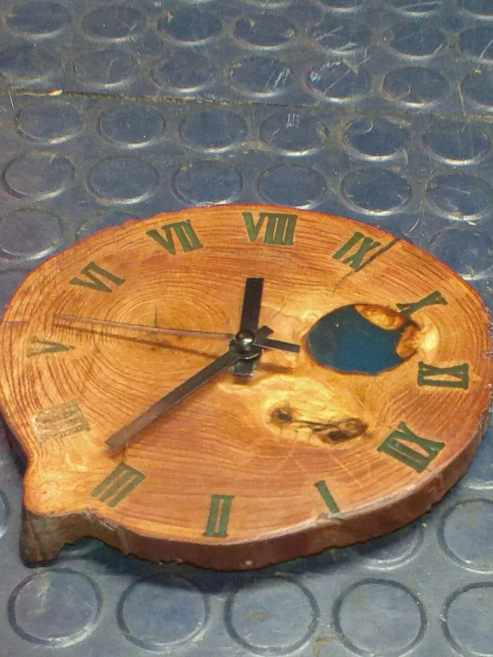 Carved 3D Wood Slab epoxy Craft Art Engraved wall clock hanging 7''x7''x 3/4''